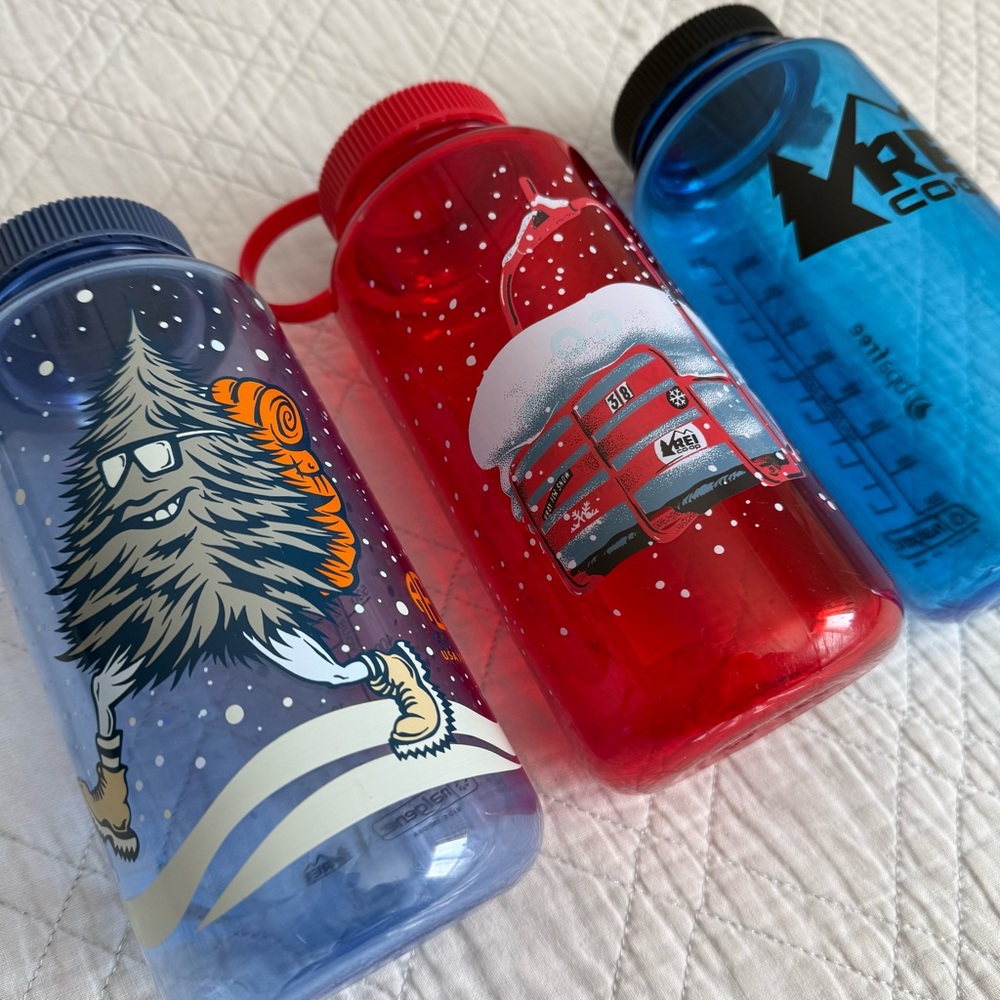 REI Nalgene Winter Holiday Festive Snow Set of Three 3 32 oz Water Bottles